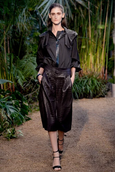 Look 7